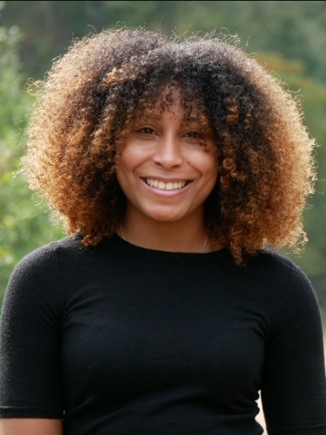 Photo of Roslynn Blount smiling with trees in background